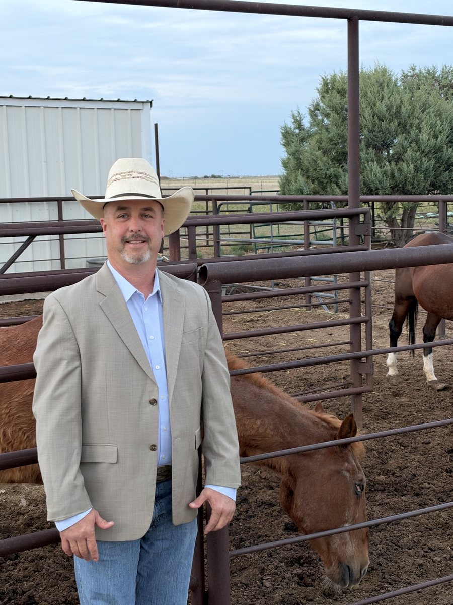 Kyle Ellison, HRP Financial founder, with Banjo — the horse he has owned since 1988 — at the Ellison ranch, Texas Panhandle.
